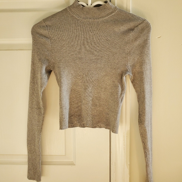 Forever 21 ribbed gray cropped turtleneck - Picture 1 of 2